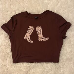 SHEIN Brown Boot Graphic Crop Top